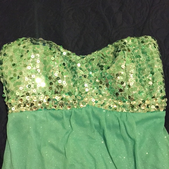 Prom Dress - Picture 2 of 4